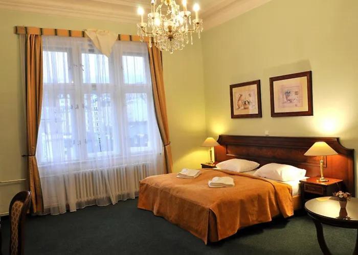 Hotel Ester Karlovy Vary Esterno foto