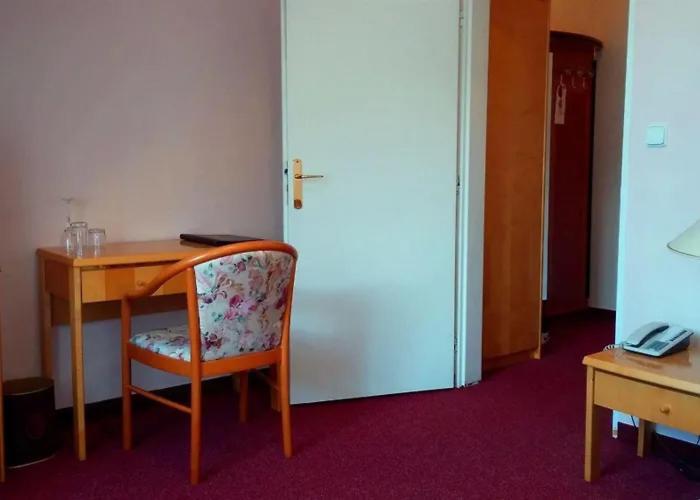 Hotel Ester Karlovy Vary Esterno foto
