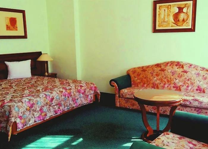 Hotel Ester Karlovy Vary Esterno foto