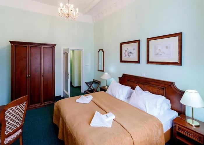 Hotel Ester Karlovy Vary Esterno foto