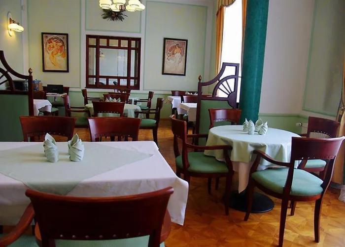 Hotel Ester Karlovy Vary Esterno foto