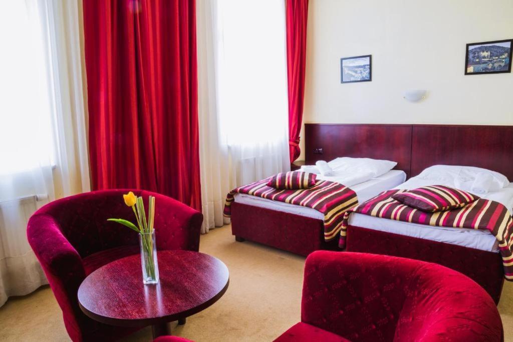 Hotel Ester Karlovy Vary Esterno foto