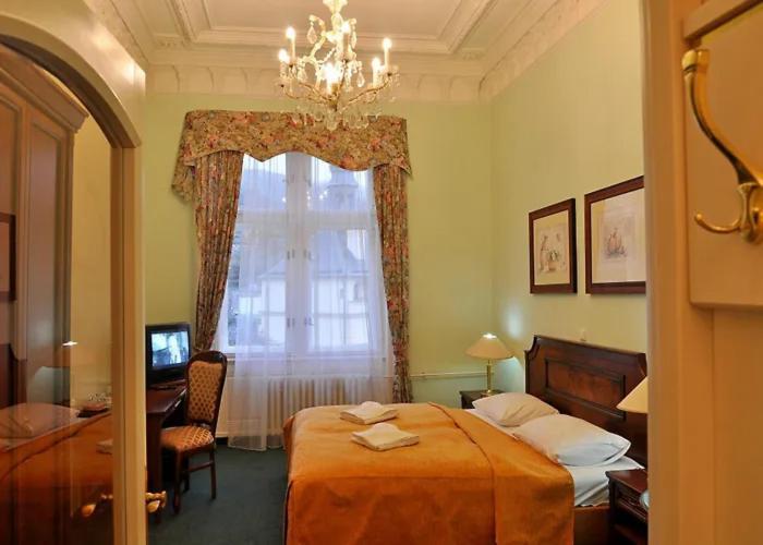 Hotel Ester Karlovy Vary Esterno foto