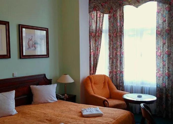 Hotel Ester Karlovy Vary Esterno foto