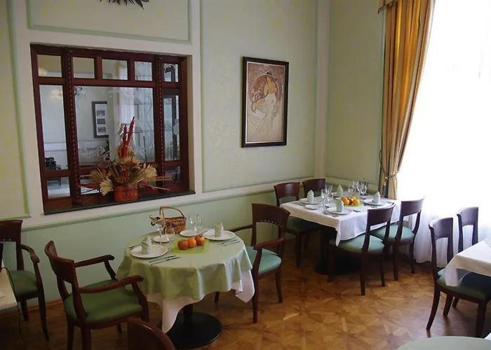 Hotel Ester Karlovy Vary Esterno foto