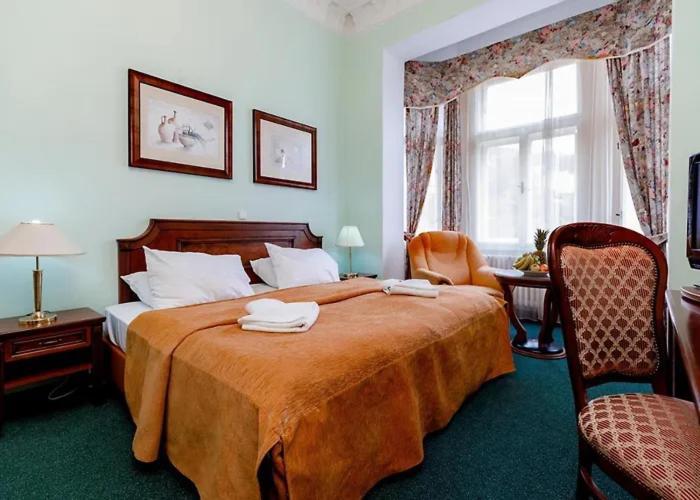 Hotel Ester Karlovy Vary Esterno foto