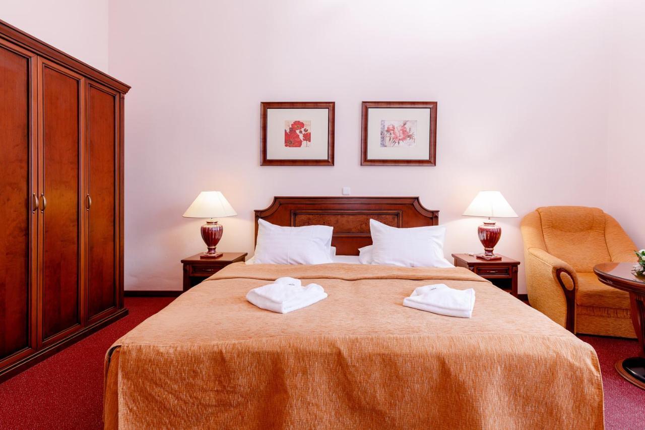 Hotel Ester Karlovy Vary Esterno foto