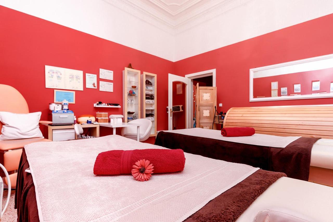 Hotel Ester Karlovy Vary Esterno foto