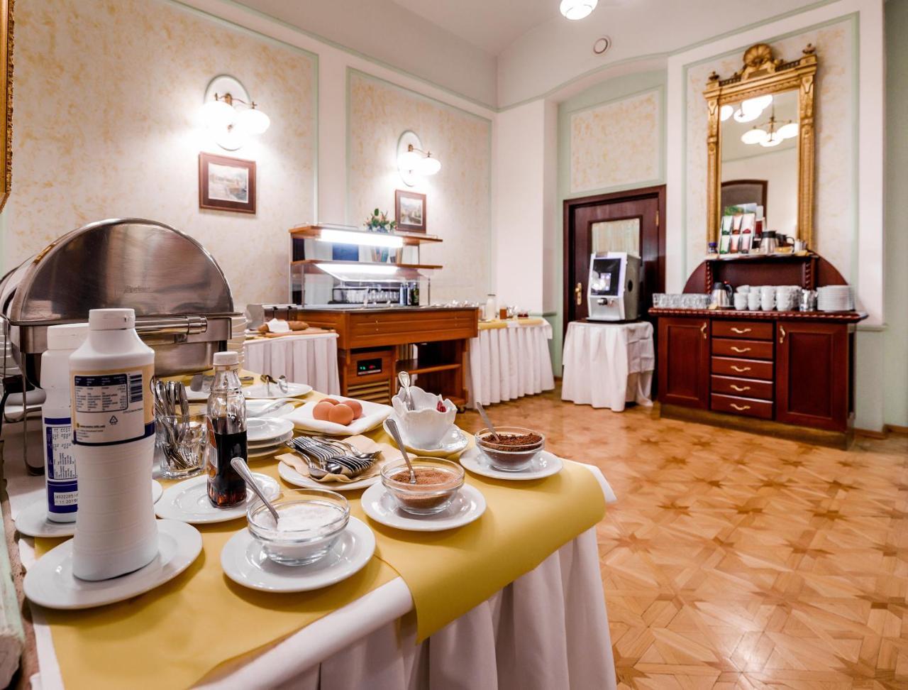 Hotel Ester Karlovy Vary Esterno foto