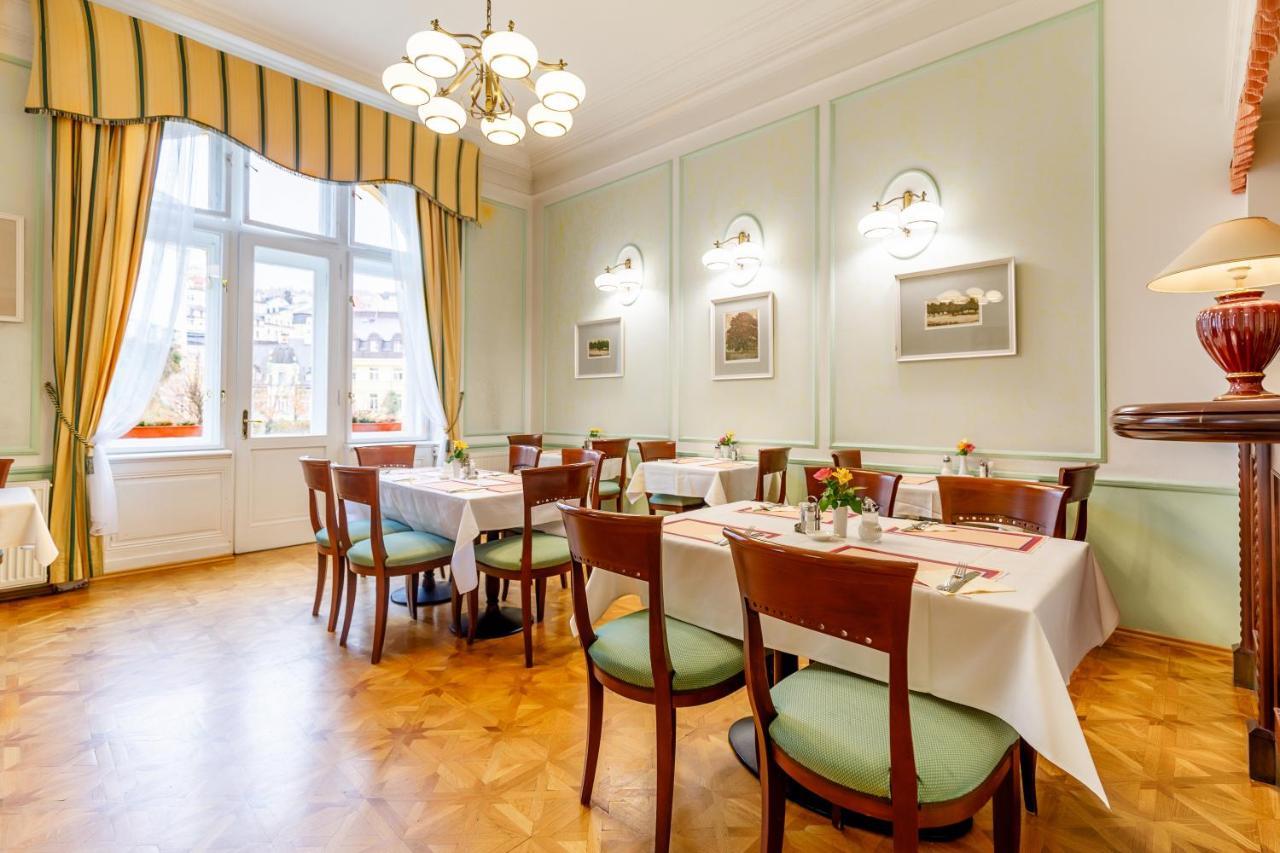 Hotel Ester Karlovy Vary Esterno foto