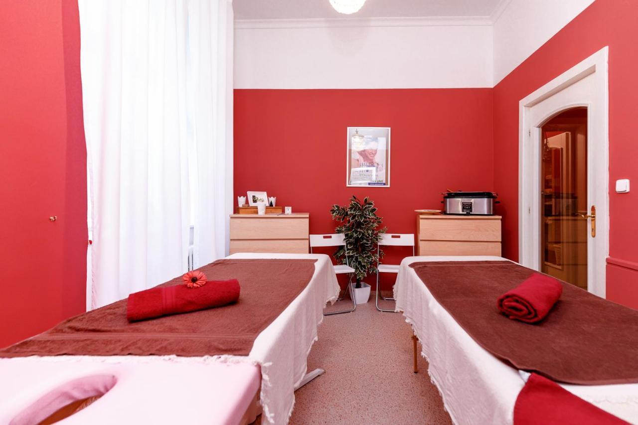 Hotel Ester Karlovy Vary Esterno foto