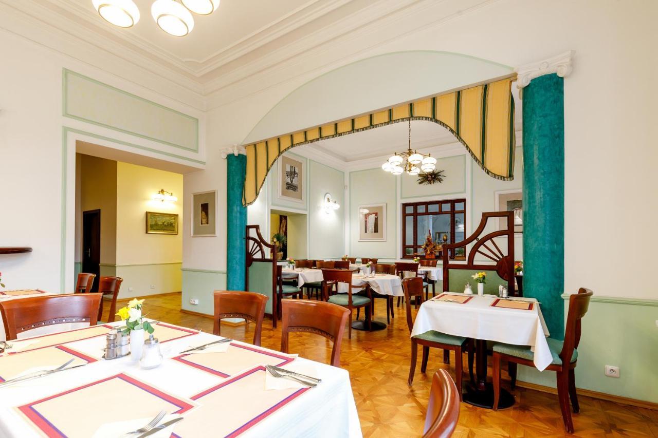 Hotel Ester Karlovy Vary Esterno foto